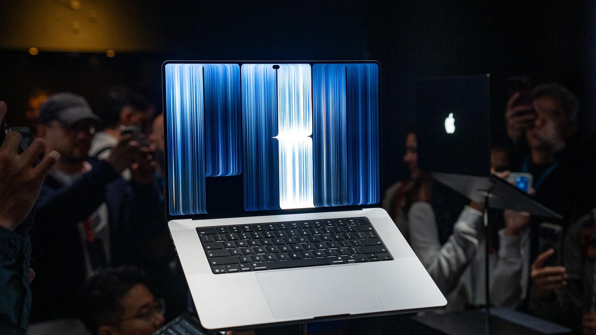 Best Buy MacBook Pro Preorders - Tandem OLED PROLED XDR Display Technology